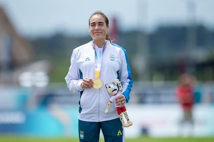 Belén Casetta y su medalla dorada en los 3000 metros con obstáculos en los Juegos Suramericanos Asunción 2022; va a ponerse en pausa varios meses como atleta de alto rendimiento, porque espera su primer hijo.