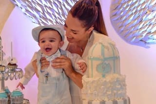 Las fotos del bautismo del hijo de Belén Francese, con Moria Casán como madrina