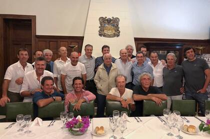 Belfonte, en el centro, fue homenajeado en el BALTC por muchos de los "jugadores" que pasaron por su sistema