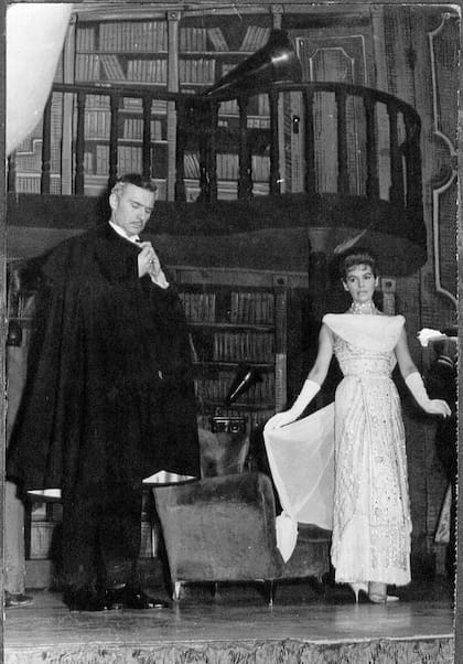 Beatriz Bonnet junto a Delfor Medina, en Mi bella dama (1961)