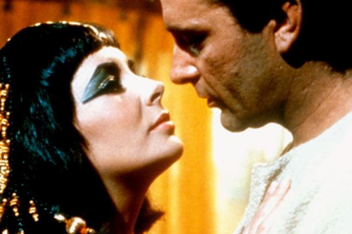 ¿Bella como Elizabeth Taylor? Las pruebas señalan que su principal atractivo era su intelecto, no su aspecto físico.