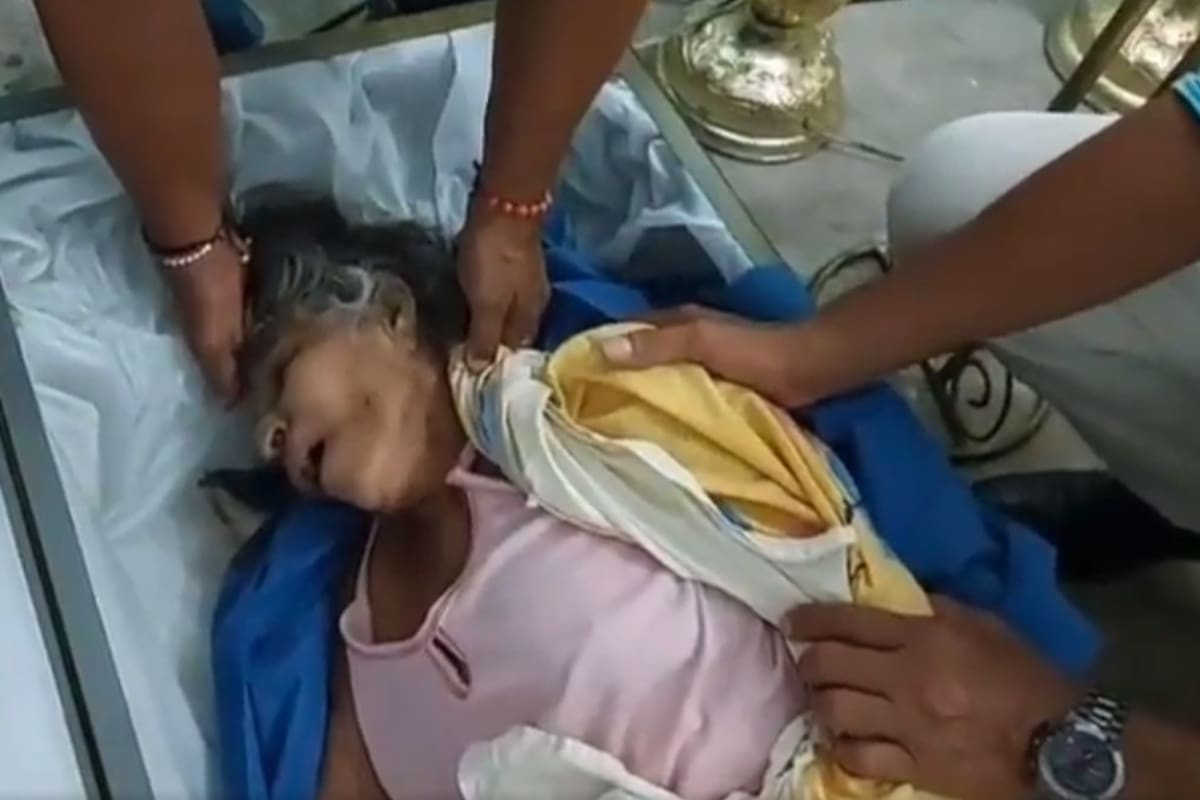 Bella Montoya Tapia y de 76 años, despertó en su velorio