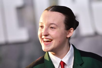 Bella Ramsey también dijo presente en este tan ansiado estreno. Hace poco, quien en la historia encarna a Ellie, confesó que fue diagnosticada con autismo mientras rodaba la primera temporada de la serie en Canadá