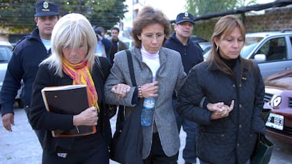 María Laura García Belsunce, hermana de María Marta, se retira de los tribunales de San Isidro, luego de declarar en el a?o 2007