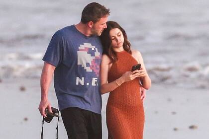 Ben Affleck and co-star Ana de Armas take a walk by the beach while out enjoying a sunny vacation in Costa Rica. The pair who play husband and wife in "Deep Water" are rumored to be dating after being spotted together in Anas native country of Cuba. Pictured: Ben Affleck, Ana de Armas