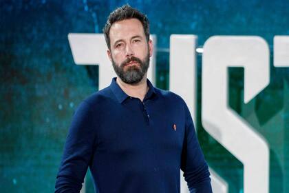 Ben Affleck en el estreno de Liga de la Justicia. En esa época nadie sabía con certeza que debajo de esa chomba se escondía el tatuaje de la polémica.