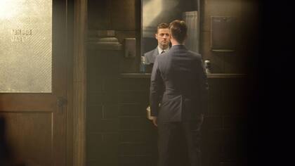 Ben McKenzie interpreta al detective James Gordon