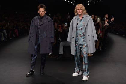 Ben Stiller y Owen Wilson desfilaron en el desfile de Valentino en París como parte de la filmación de Zoolander 2, la película donde interpretan a dos modelos