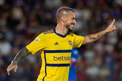 Benedetto celebra el segundo gol de Boca frente a Tigre