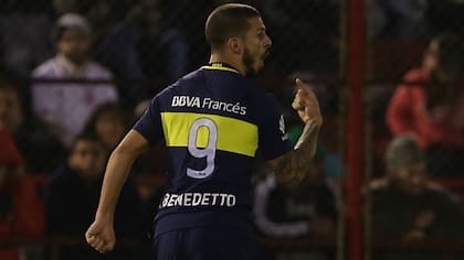 Benedetto, el único Nº 9 de Boca