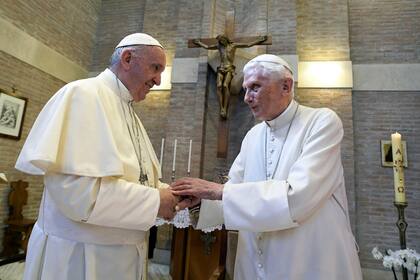 El papa Francisco y Benedicto XVI