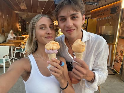 Benicio Gravier y su novia de hace cuatro años (Foto: Instagram @lolamalm_)