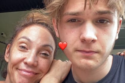 Benicio Guyot con Ernestina Pais, su mamá (Foto: Instagram @benicioguyot)