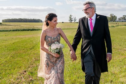 Benito Fernández se encargó de realizar el vestido de la novia y de las dos madrinas