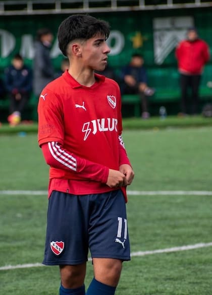 Benjamín Agüero con la camiseta de Independiente