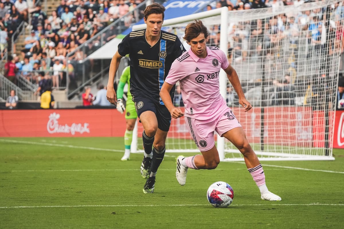 Benjamín Cremaschi, uno de los argentinos que viste la camiseta de Inter Miami, durante el partido ante Philadephia Union