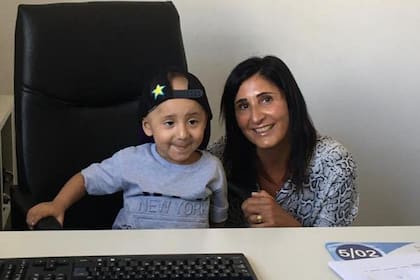 Marcela comenzó a hacer del tratamiento un juego y le decía que las máquinas de rayos eran de una nave espacial