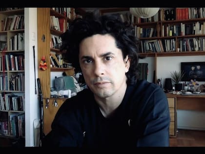 Benjamín Labatut nació en 1980 en Rotterdam, Países Bajos