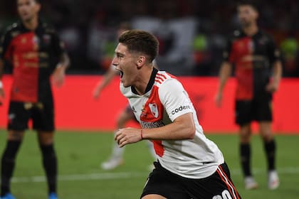 Benjamín Rollheiser desata euforia por su primer gol en la primera de River, en su partido 34 en el equipo.