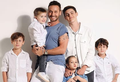 Benjamín Vicuña elige Argentina para estar junto a sus hijos Beltrán, Amancio, Magnolia, Bautista y Benicio