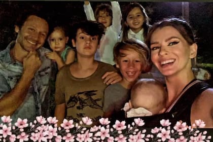 Benjamín Vicuña, la China Suárez y sus hijos: los que tuvieron en común -Magnolia y Amancio-, los que tuvo él con Pampita Ardohain -Bautista, Beltrán y Benicio- y la niña que tuvo Eugenia con Nicolás Cabré -Rufina