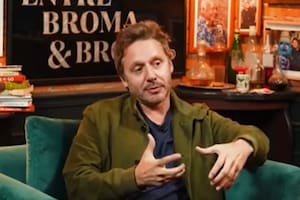Benjamín Vicuña participó de una entrevista para el ciclo chileno Entre Broma y Broma y habló de todo (Foto: Captura TV)