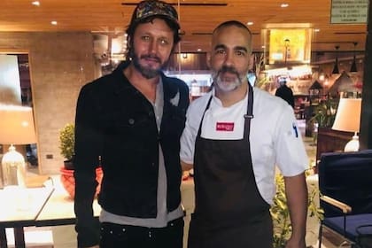 Benjamín Vicuña reapareció en una parrilla chilena tras su separación de la China Suárez