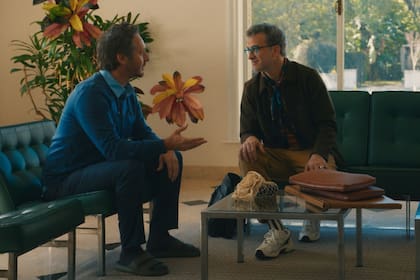 Benjamín Vicuña y Daniel Hendler en El resto bien