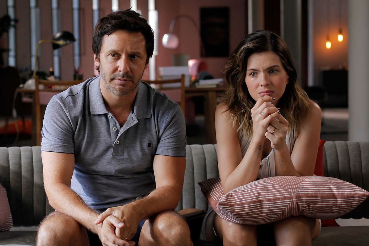 Benjamín Vicuña y la China Suárez, en Terapia alternativa