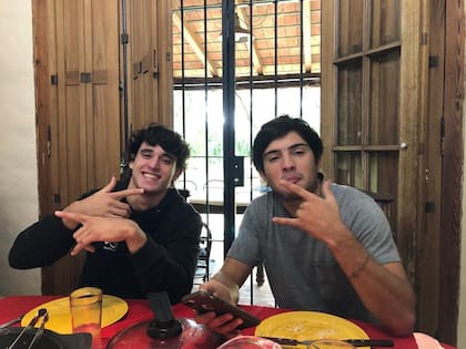 Benjamín y Santiago son amigos desde 2008, cuando eran niños.