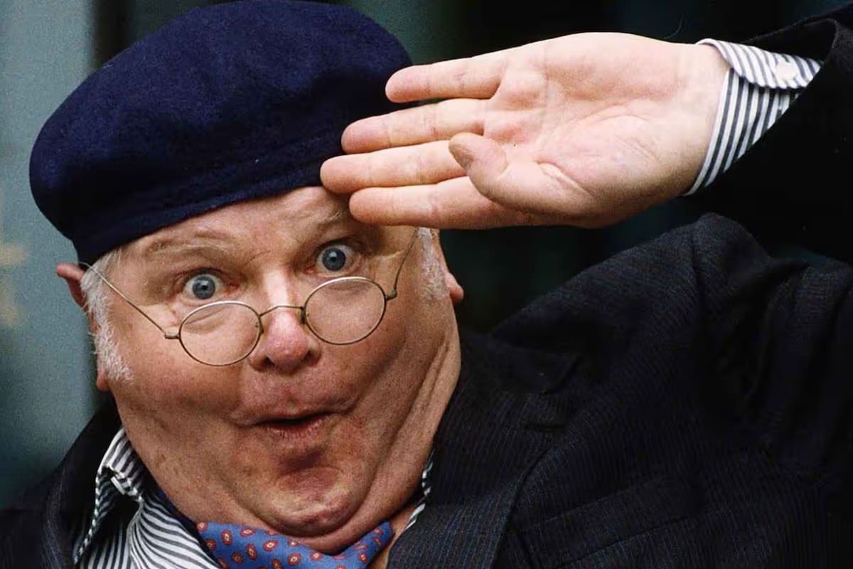 Benny Hill murió el 20 de abril de 1992, solo y rodeado de comida podrida