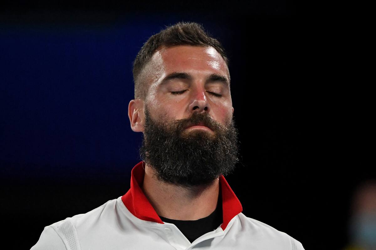 Benoit Paire hace un gesto durante el partido que disputó contra Dominic Thiem el 5 de febrero de 2021.