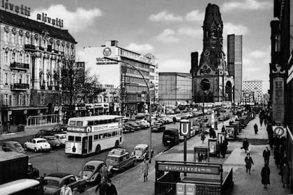 Berlín en 1966: entre la pujanza del “milagro alemán” y las huellas de la mayor tragedia del siglo XX