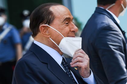 Silvio Berlusconi fue internado hoy en Montecarlo por problemas cardíacos