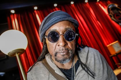 Bernard Fowler está de vuelta en Buenos Aires para completar su proyecto de un documental y un disco sobre las raíces negras del tango