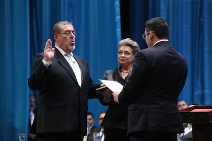 Bernardo Arévalo toma juramento como presidente de Guatemala, en la Ciudad de Guatemala, Guatemala, en las primeras horas del 15 de enero de 2024. (Xinhua/Gonzalo Pérez) (gp) (rtg) (da) (vf)�