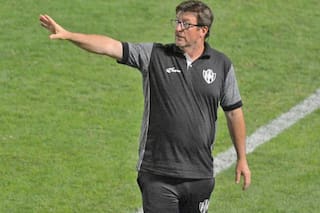 Berti, en llamas. Acusa al manager tras su despido: "En 5 minutos se puso de DT"