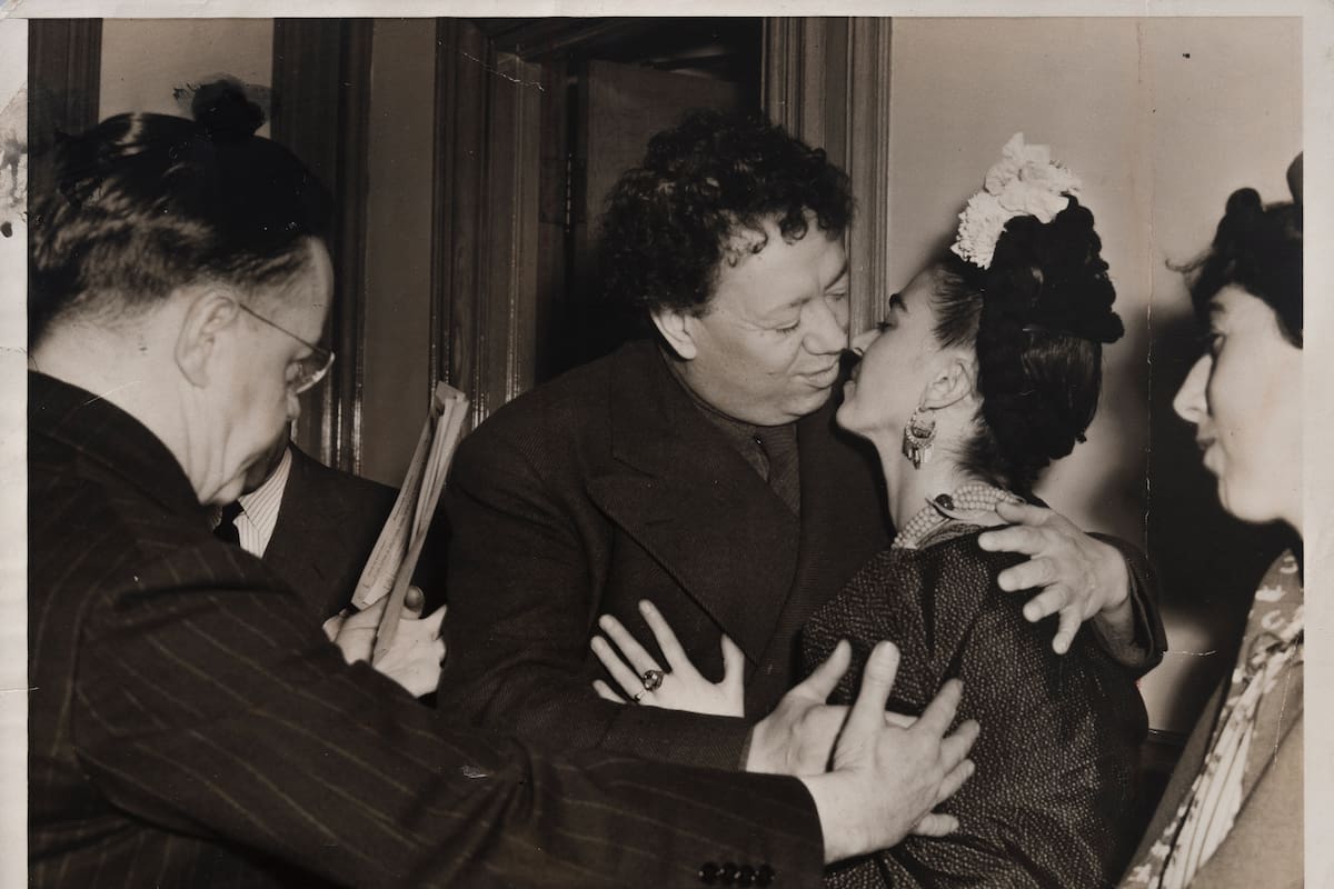 Beso con Frida, una imagen icónica de Diego Rivera