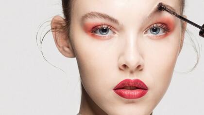 El labial rojo es ideal para las personas de Leo, ya que resulta llamativo
