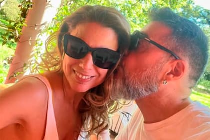 Besos y más besos, en el mensaje de cumpleaños que Rolando Barbano le dedicó a su novia, Marina calabró
