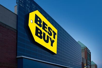 Best Buy es una de las tiendas que ofrece grandes descuentos por exceso de inventario