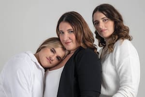 Beta Suárez, escritora, comunicadora y mamá de Esmeralda (20) e Isabella (14).