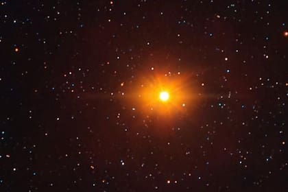 Betelgeuse es la más brillante estrella en la constelación de Orión.