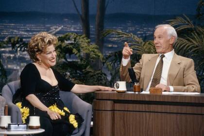 Bette Midler durante el famoso programa nocturno de Johnny Carson