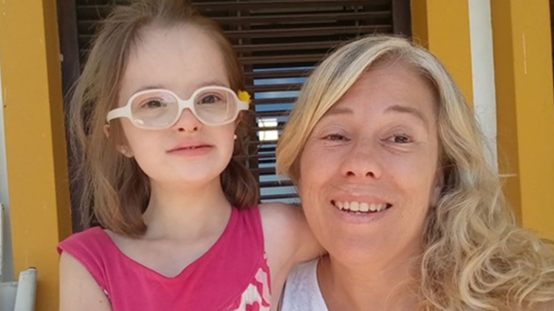 Bettina junto a su hija Delfi.