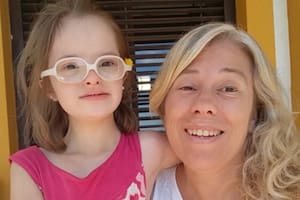Bettina junto a su hija Delfi.