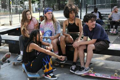 Betty, la serie estreno de HBO sobre un grupo de chicas skaters fue creada por Crystal Moselle