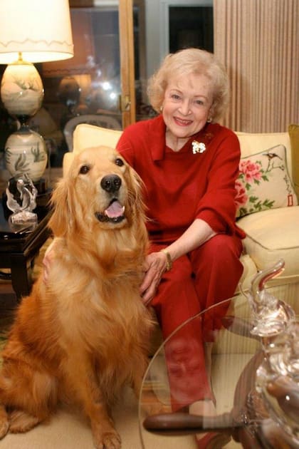 Betty White y Pontiac