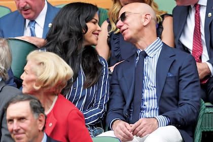El hombre más rico del mundo estrenó nuevo amor en la tribuna de Wimbledon: la periodista Lauren Sánchez