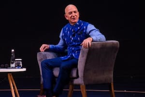 Bezos zarpará en junio en uno de los superyates más grandes jamás construidos, según Bloomberg
